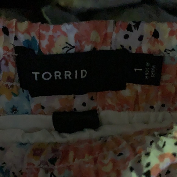 Floral shorts - Picture 2 of 2